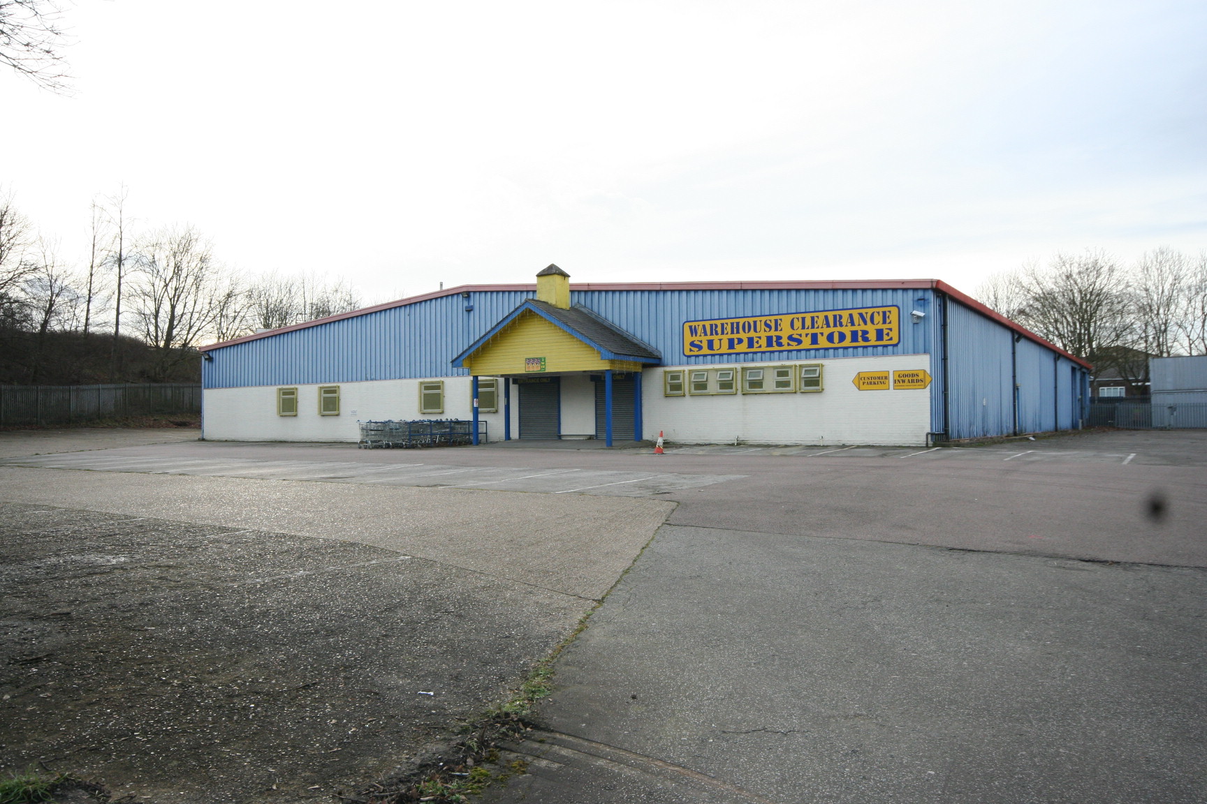 Substantial retail warehouse ToLet